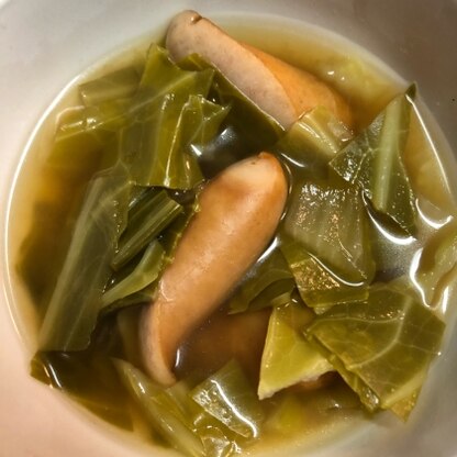 キャベツもりもりで。あっさりと飲みやすいスープでした(^^)ウインナーの旨味も相まってちょうど良かったです♪